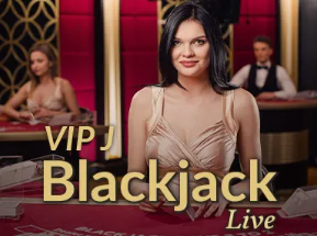 升级大战白热化，英议联赛后爆发冲突，教练组成员也加入群架